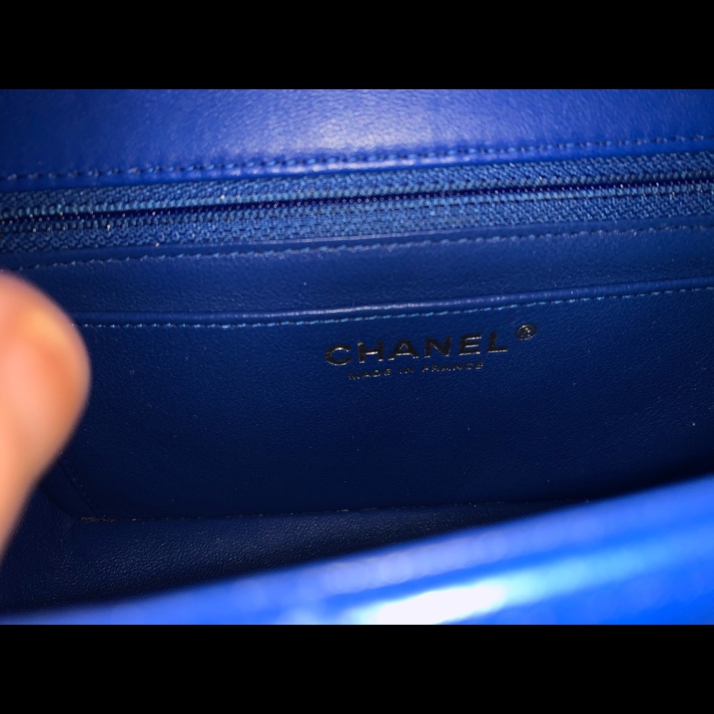 Chanel 19C Blue Lambskin Mini Light gold hw - Picture 4 of 8